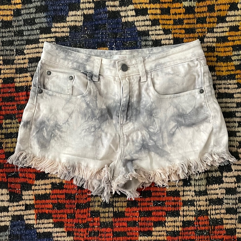 Sun & Shadow grey tie dye denim shorts